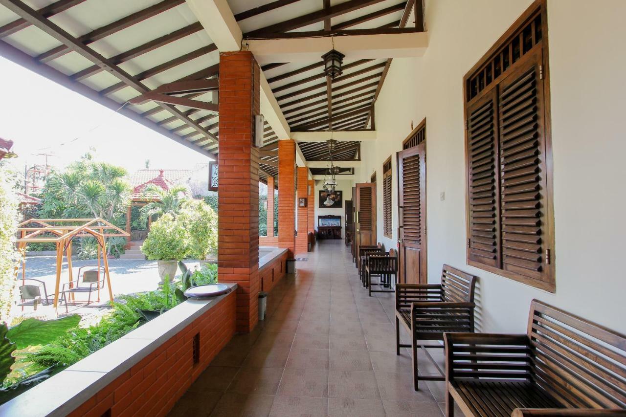 Oyo 1361 Singosari Family Residence Banyuwangi  Exterior photo