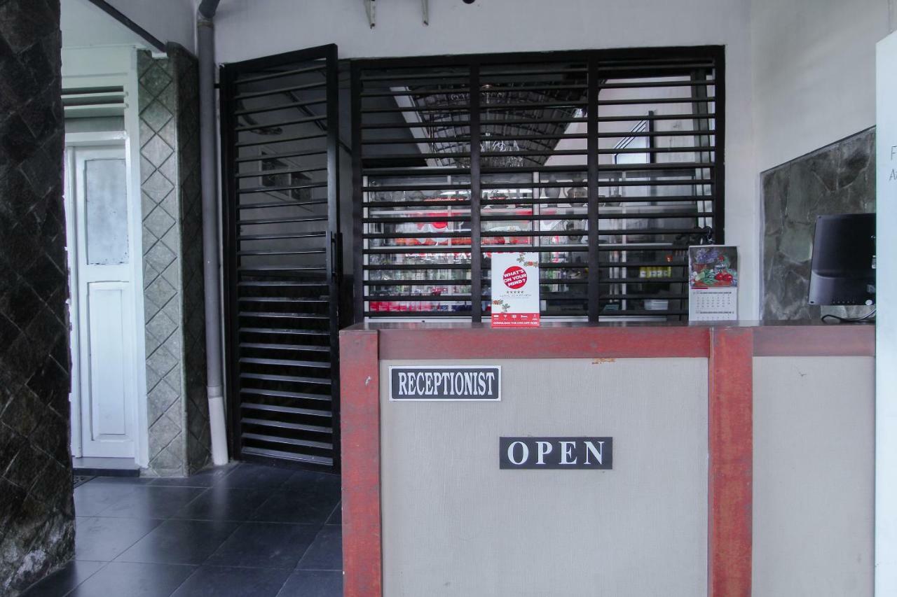 Oyo 1361 Singosari Family Residence Banyuwangi  Exterior photo