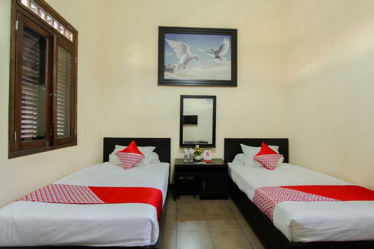 Oyo 1361 Singosari Family Residence Banyuwangi  Exterior photo