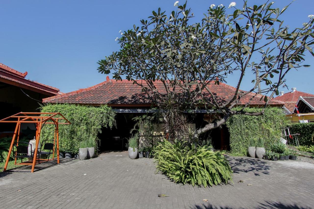 Oyo 1361 Singosari Family Residence Banyuwangi  Exterior photo